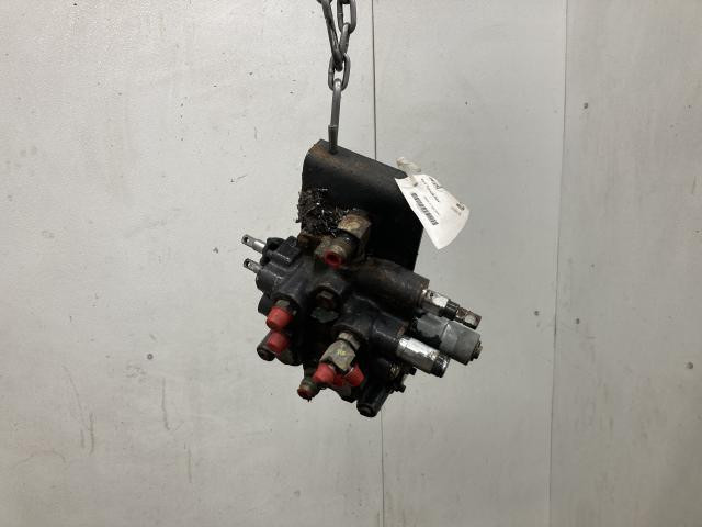 1994 Bobcat 853 Hydraulic Valve