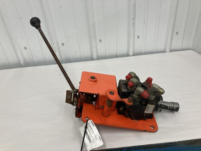 2008 Kubota B21 Hydraulic Valve: P/N 75540-61013