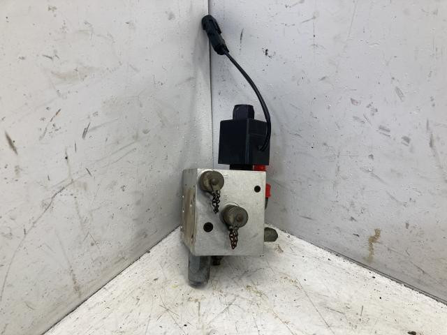 2004 Jlg G9-43A Hydraulic Valve: P/N 91513161