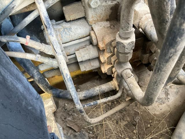 2004 Jlg G9-43A Hydraulic Valve: P/N 91513044