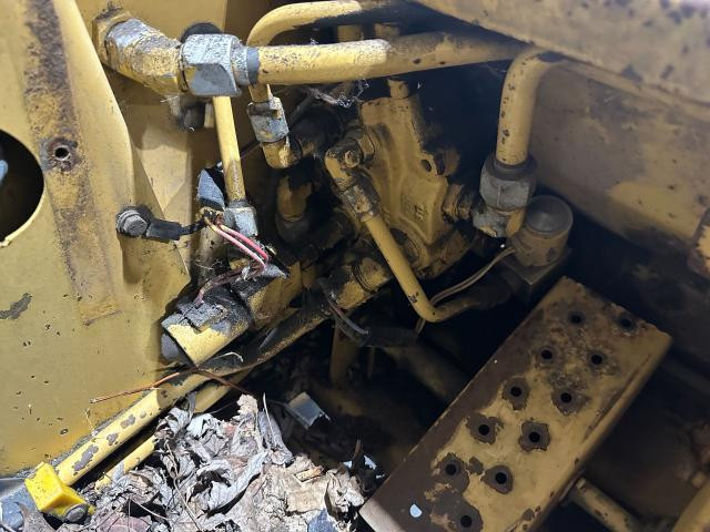 1993 New Holland L785 Right Hydraulic Valve: P/N 9845063