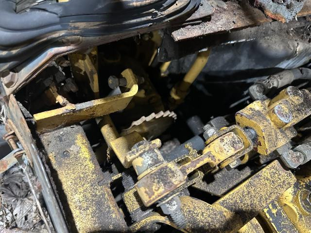 1993 New Holland L785 Hydraulic Valve: P/N 9804377