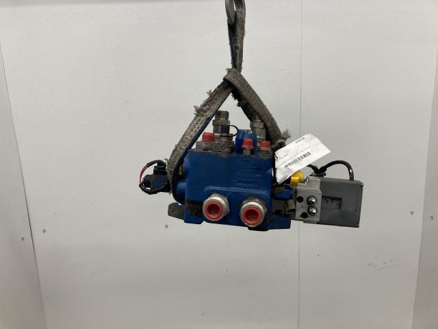 2007 New Holland M459 Hydraulic Valve: P/N 87529605