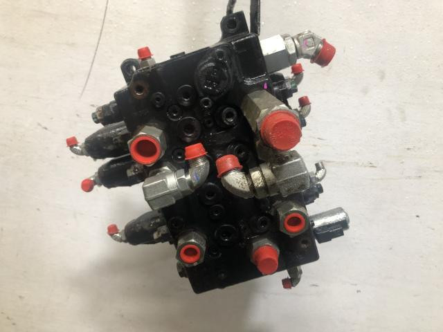 2015 Kubota SVL95-2S Right Hydraulic Valve: P/N V0631-63115