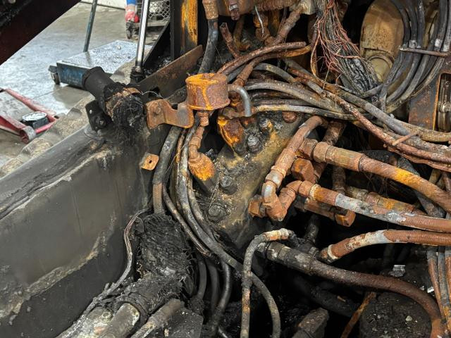 2022 Kubota SVL97-2 Hydraulic Valve