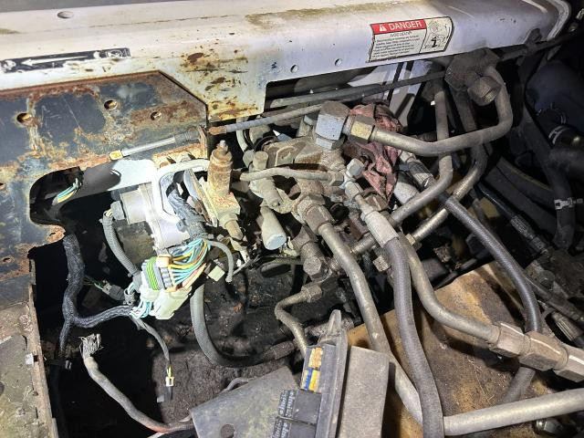2010 Bobcat T190 Hydraulic Valve: P/N 6810268