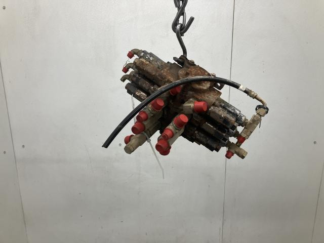 2007 Takeuchi TL130 Hydraulic Valve