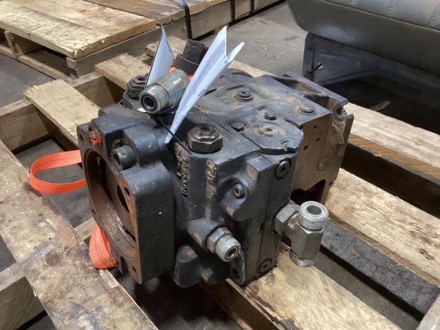 John Deere 700J XLT Equip Hydrostatic Pump: P/N AT330362