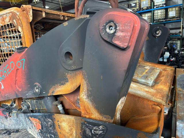 2022 Kubota SVL97-2 Left Linkage: P/N V0611-72105