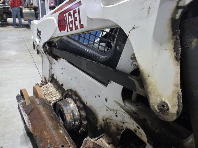 2016 Bobcat T650 Left Linkage: P/N 7143246