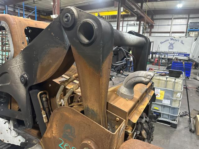 2020 Bobcat T770 Linkage