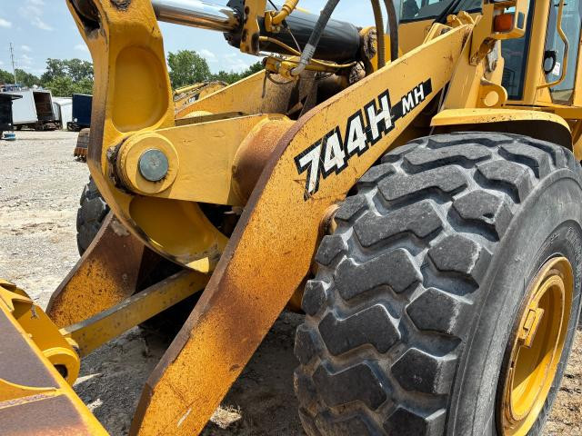 1997 John Deere 744H Loader Arm: P/N AT227865