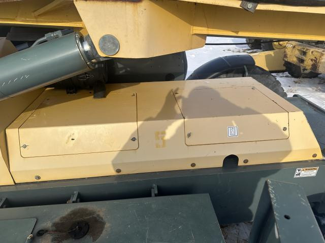 2008 Gehl RS6-42 Hood: P/N 102430