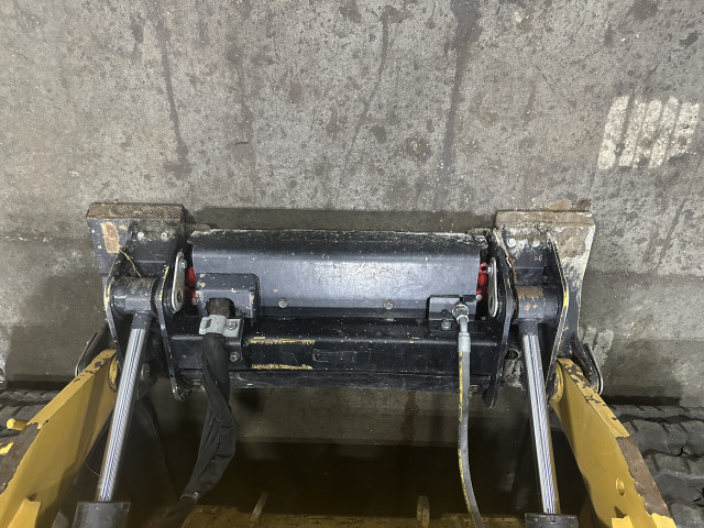 saty出品 CAT Skid Steer Quick Coupler for Sale
