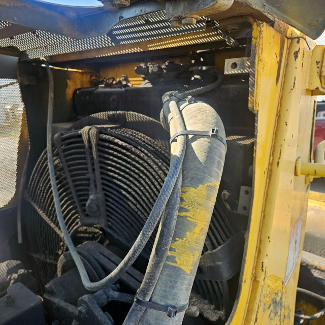 2004 Komatsu D61EX-12 Radiator: P/N 134-03-61112