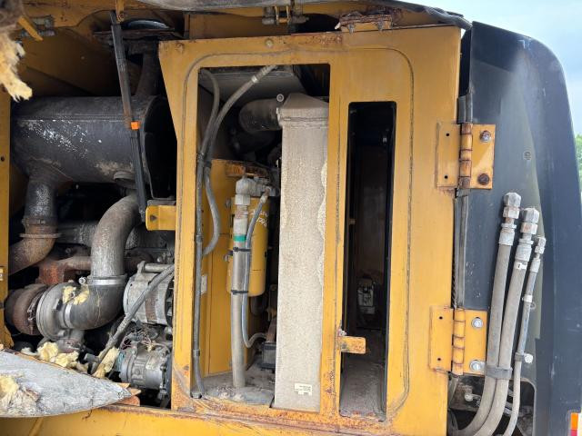2008 Cat 924H  Radiator Support: P/N 290-4074