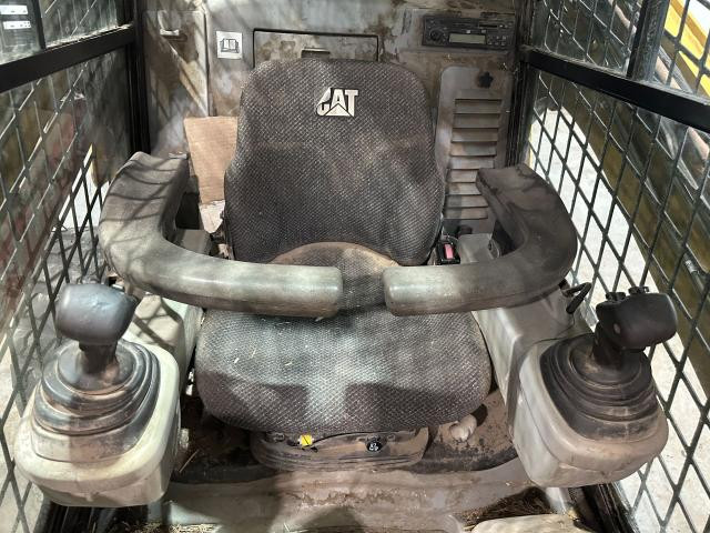2008 Cat 272C Seat