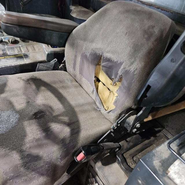 2004 John Deere 744H Seat: P/N AT224248