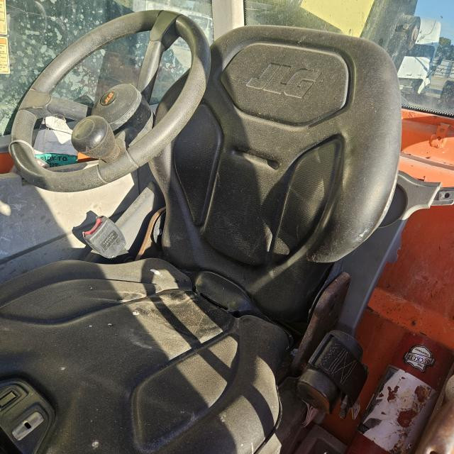 2016 Jlg G10-55A Seat: P/N 1001197027