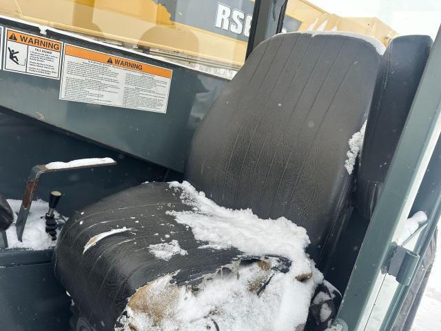 2008 Gehl RS6-42 Seat: P/N 210170