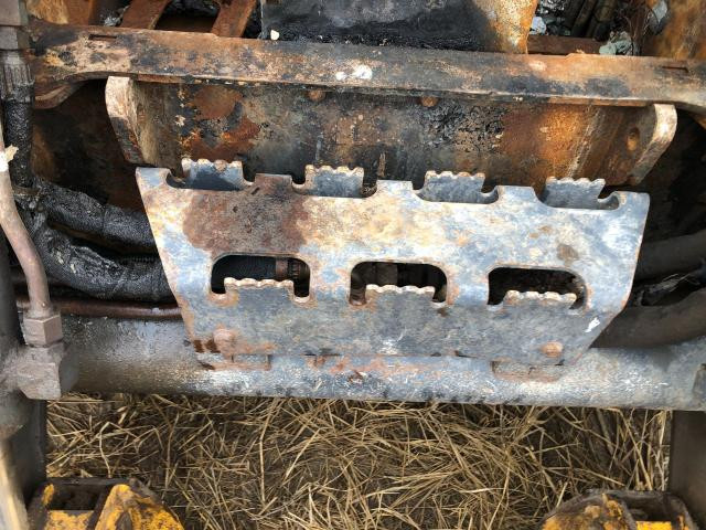 2015 John Deere 323E Step: P/N T284158