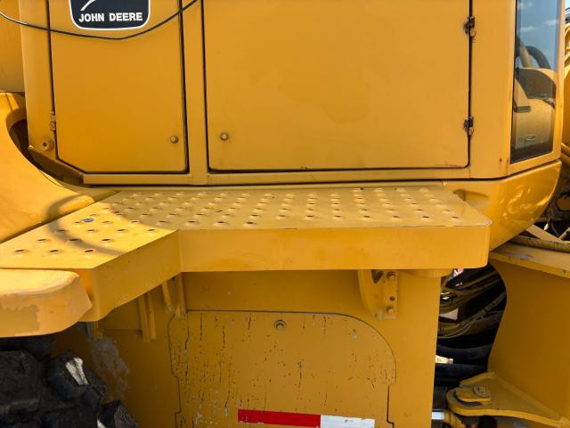 1997 John Deere 744H Step: P/N AT222324