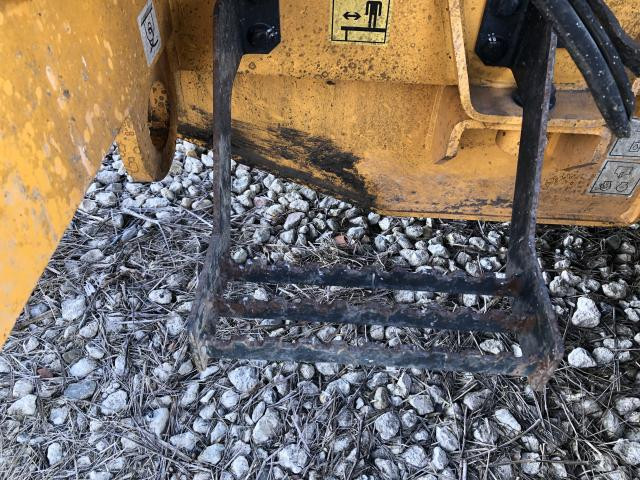 2020 Hyundai HL940XT Right Step