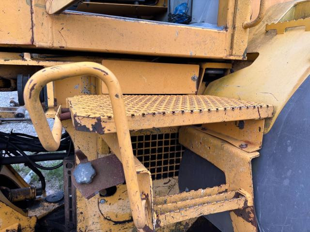 2006 Volvo L120E Step: P/N VOE 11175923