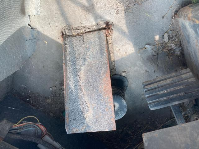 1997 Case 621B Right Pedals: P/N 1969946C1