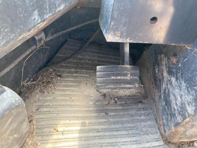1997 Case 621B Left Pedals: P/N 193826A1
