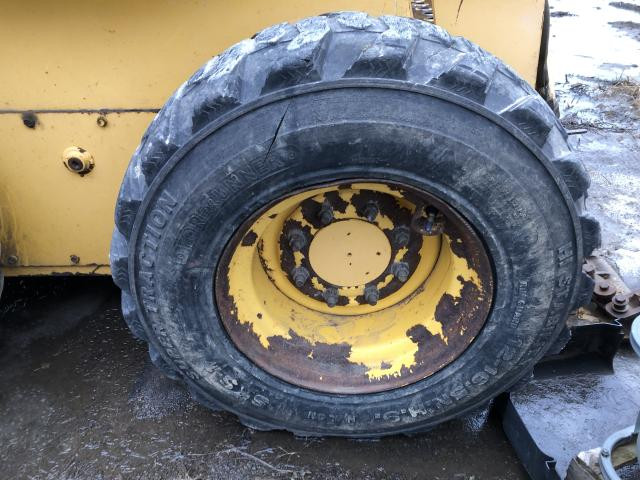 2006 Gehl 5640 Right Tire And Rim: P/N 807807