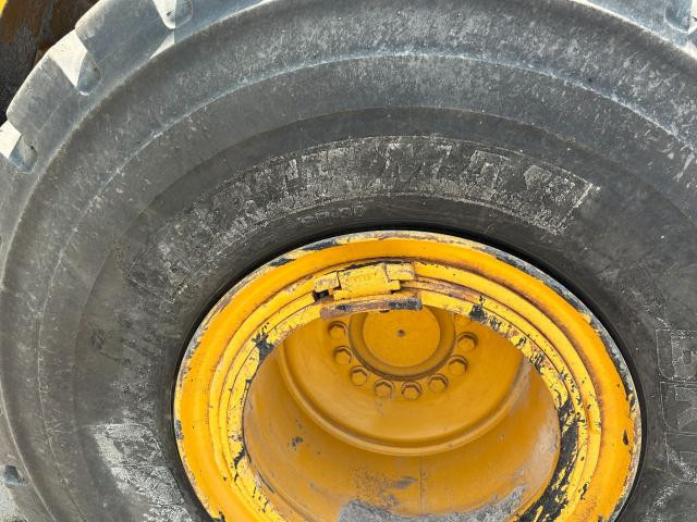 1997 John Deere 744H Right Tire And Rim