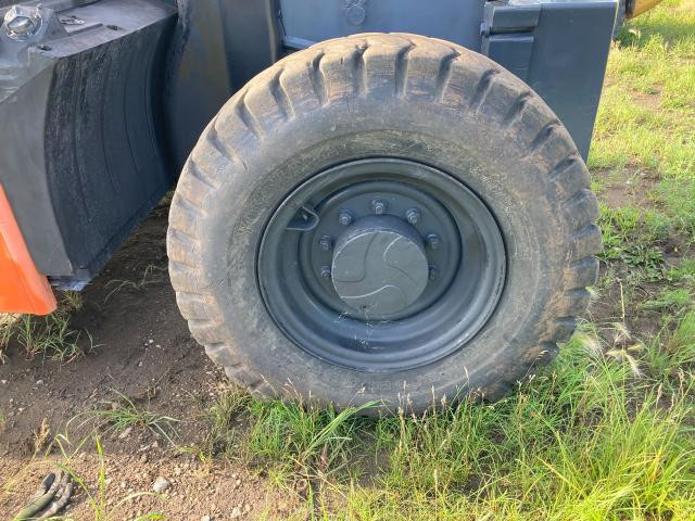 2004 Jlg G9-43A Both Tire And Rim: P/N 91405036
