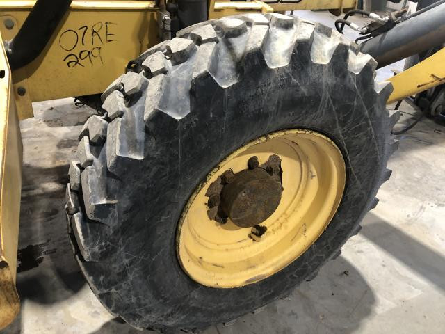 2007 New Holland M459 Tire And Rim: P/N 76080117