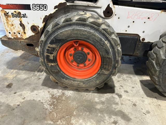 2012 Bobcat S650 Right Tire And Rim