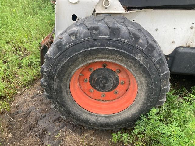 2019 Bobcat S850 Left Tire And Rim: P/N 7333095