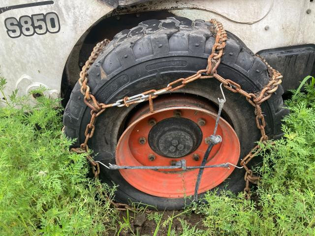 2019 Bobcat S850 Right Tire And Rim: P/N 7333095