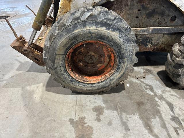 1999 Bobcat 873 Left Tires