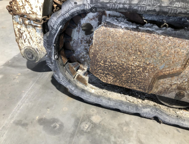 2000 Takeuchi TL126 Left Equip Track Adjuster: P/N 0880150000