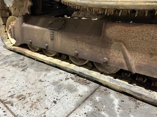 2007 Takeuchi TL130 Right Equip Track Adjuster: P/N 0880152300