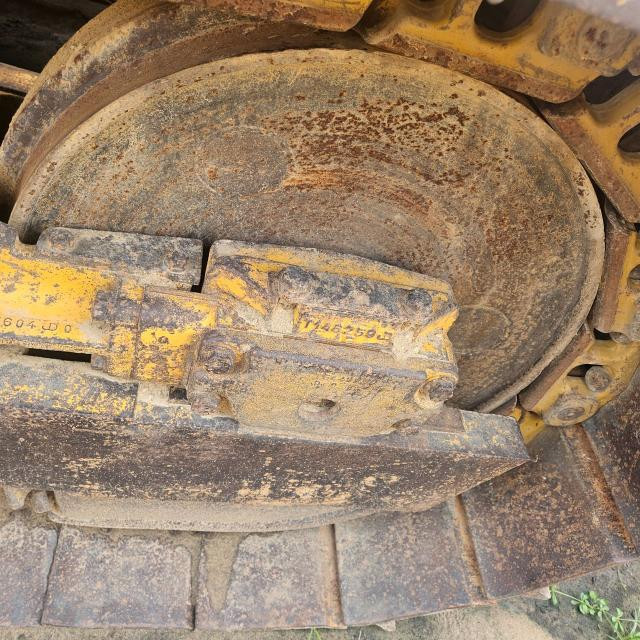 1995 John Deere 750C Right Track Idler: P/N AT190718