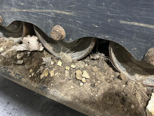 2020 Bobcat T770 Both Track Roller