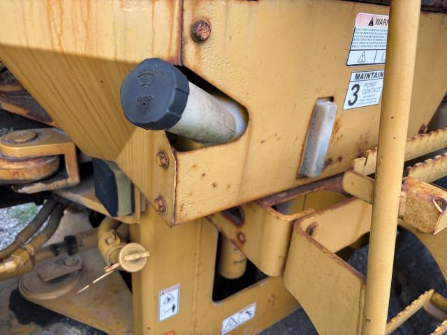 2008 Cat 924H Windshield Washer Reservoir