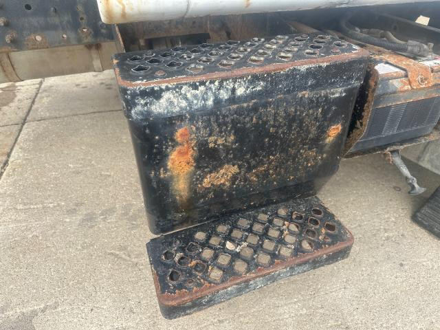 2006 Gmc C7500 27-inch Step