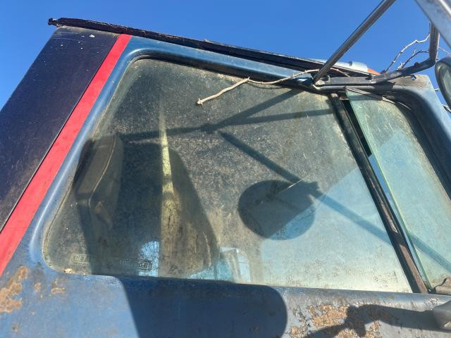 1983 Ford LTL9000 Right Door Glass