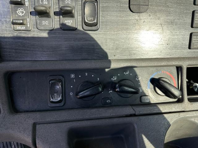 2006 Freightliner COLUMBIA 112 Heater & AC Temp Control