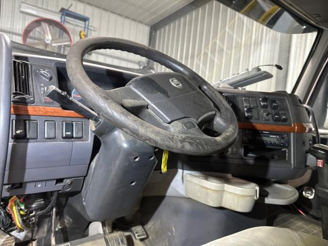 2007 Volvo VNL Dash Assembly
