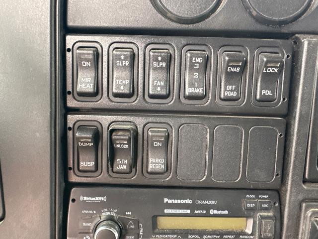 International PROSTAR Dash Panel: Switch