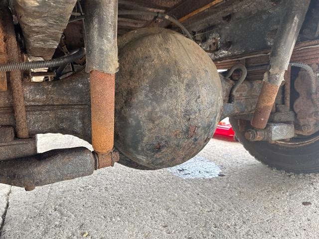 2004 Eaton 17060S Axle Housing (Rear / Rear)