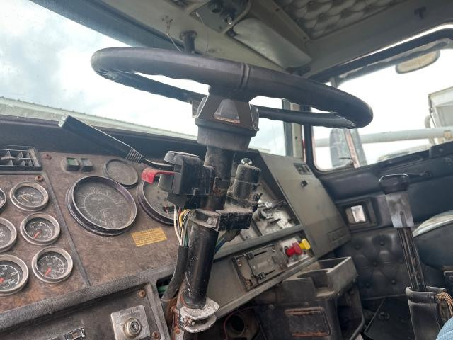 1993 Kenworth T600 Steering Column | Tilt: No | Telescope: No